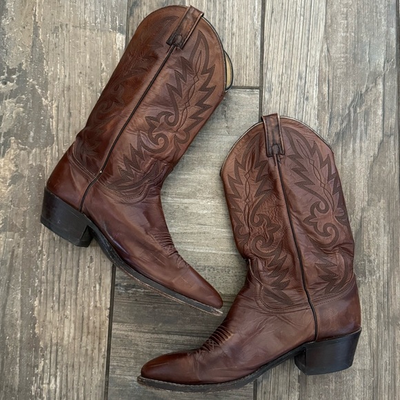 DAN POST COWBOY BOOTS WINGTIP BROWN STITCHED LEATHER, #16782 SIZE 9D, VINTAGE - Picture 1 of 12